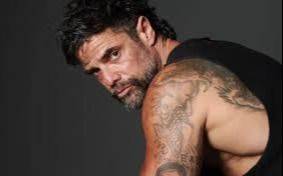 «NEL BLU, DIPINTO DI BLU»