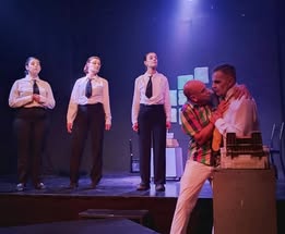 «DESÉRTICA»: ATRAPADOS, SIN SALIDA